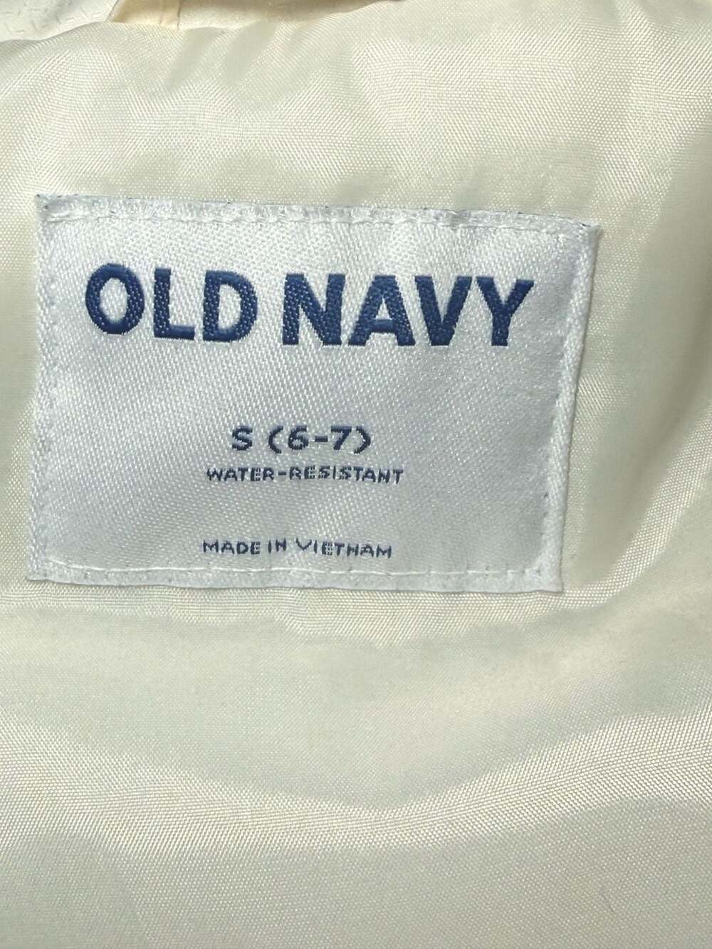 Old Navy Girls White Water-Resistant Puffer Vest Size S (6-7) - Picture 3 of 4
